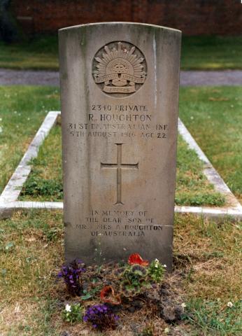 Died 5th August 1916 age 22